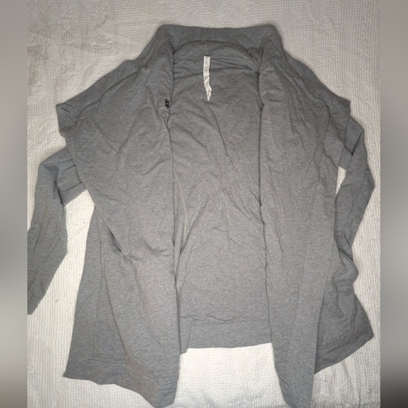 Lululemon║Heathered Grey Restore Wrap║Size 10 - Picture 4 of 8